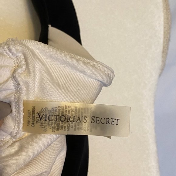 Nice! Victoria's Secret ~ Black & White Stripe Front Slip Bikini Top ~ Sz. S/P - Picture 4 of 7